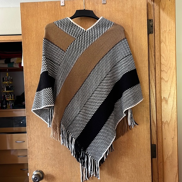 Poncho - Picture 2 of 2
